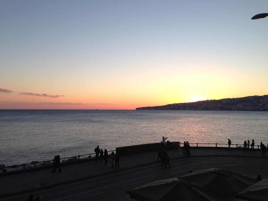 Alma De Partenope - Relais De Charme By The Sea Napoli Ruang foto